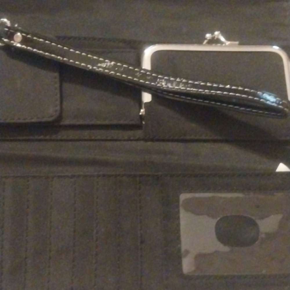 Paisley Clutch Wristlet - Picture 4 of 7
